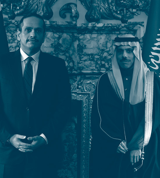 Ministres des affaires étrangères du Qatar et de l'Arabie, Mohammed bin Abdulrahman Al-Thani (à gauche) et Faisal bin Farhan Al-Saud (à droite). Montage à partir de deux photos