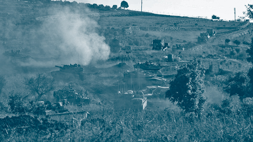 Les chars de l'armée israélienne avancent dans les campagnes du sud du Liban