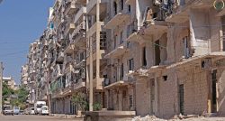 Rue de Alep en Syrie avec les imeubles endommagés par les bombardements
