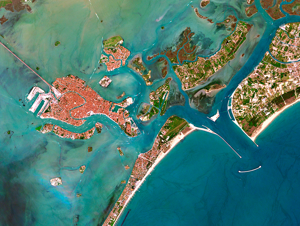 Vu satillitaire de la lagune de Venise